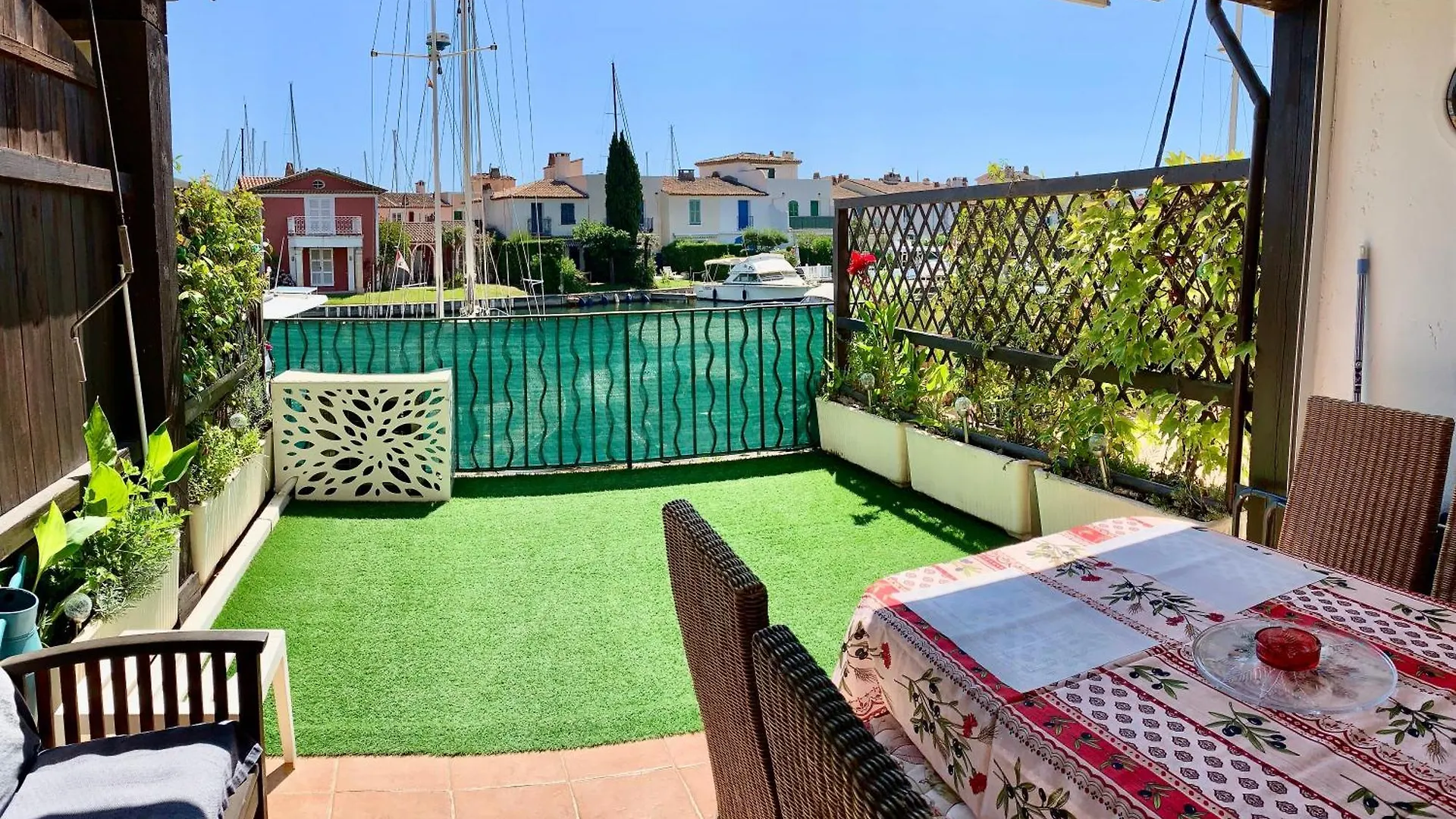 Appartement Rue De L'Amarrage A Port Grimaud Avec Terrasse Vue Canaux Et Garage France